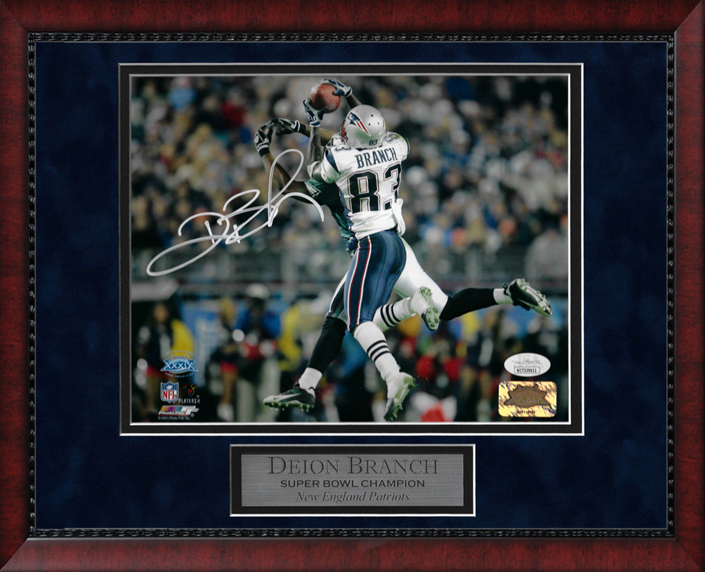 Deion Branch Autograph Photo Super Bowl XXXIX Catch 11x14