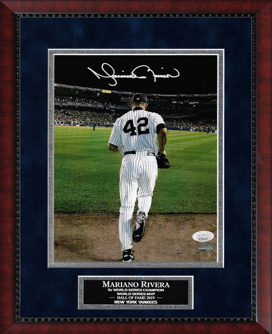 Mariano Rivera Autograph Photo Run On To Field Color 11x14