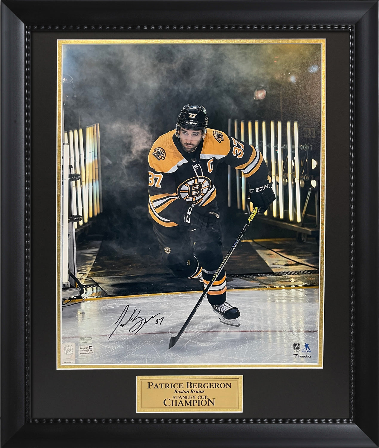 Patrice Bergeron Autograph Photo Entrance 23x27 New England Picture Authentication