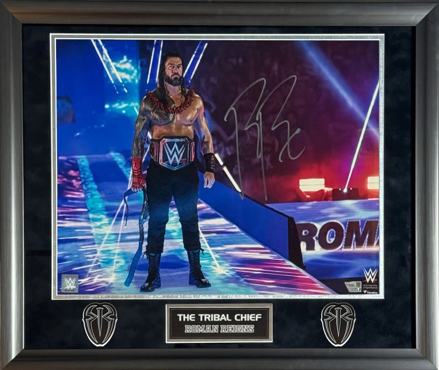 Roman Reigns Autograph Photo 23x27