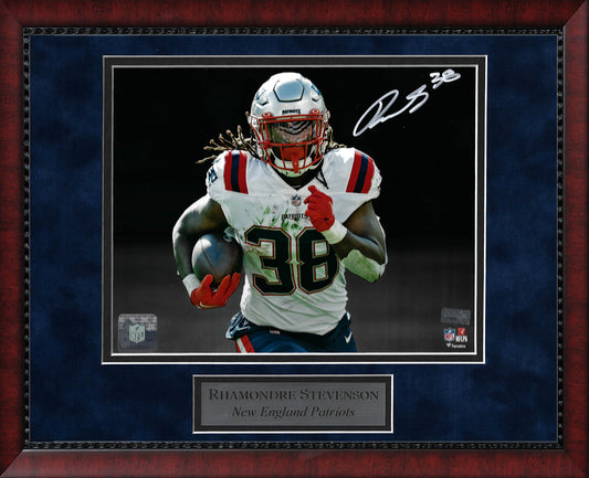 Rhamondre Stevenson Autograph Photo 11x14