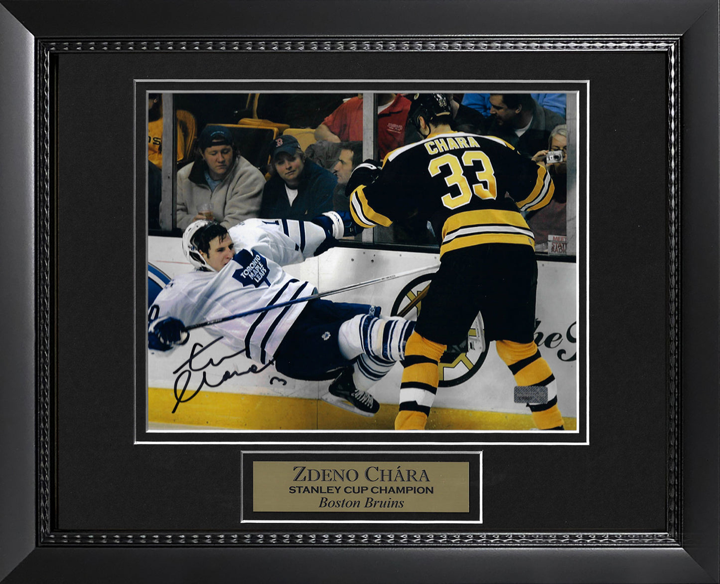 Zdeno Chara Autograph Photo Fight Maple Leafs 11x14