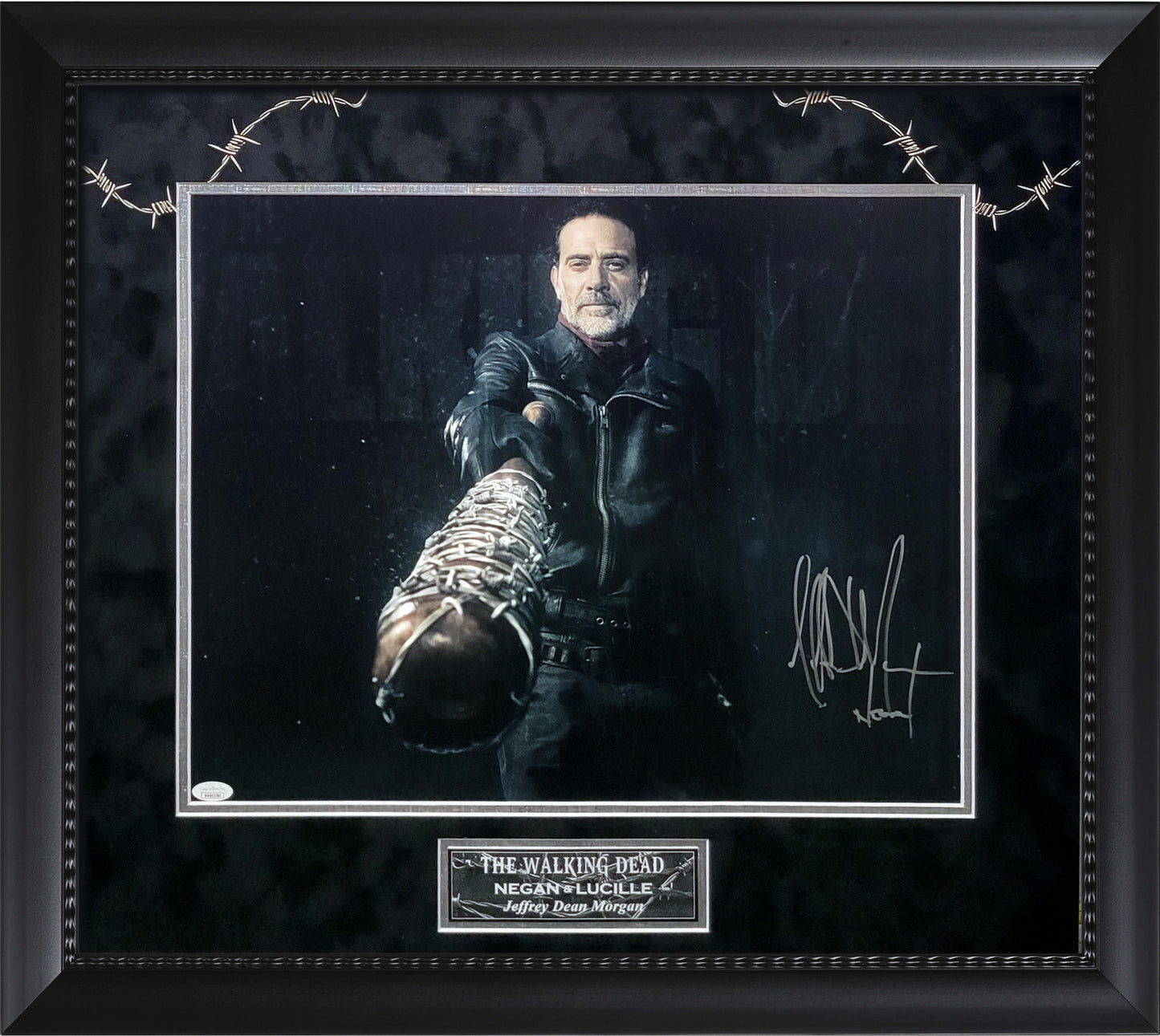 Jeffrey Dean Morgan Autograph 16x20 Photo - Negan and Lucille - The Walking Dead - Framed 25x27 - JSA Authentication