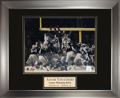 Adam Vinatieri Photo AFC Playoff Game 2002 Snow Kick 16x20