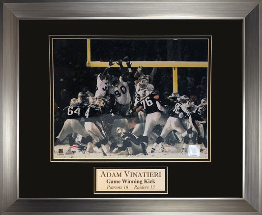 Adam Vinatieri Photo AFC Playoff Game 2002 Snow Kick 16x20