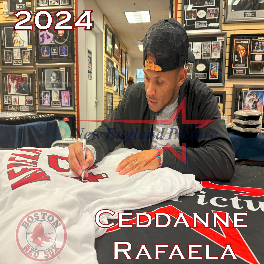 Ceddanne Rafaela Signing