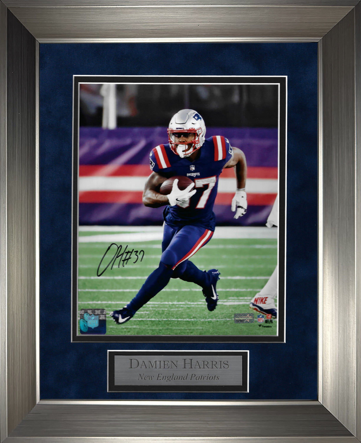 Damien Harris Photo Run Color 11x14