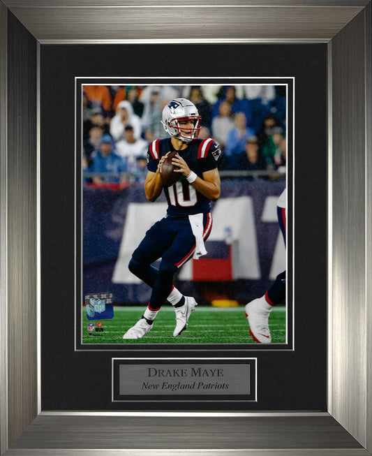 Drake Maye 8x10 Photograph - Look to Pass - New England Patriots - Framed 13x16