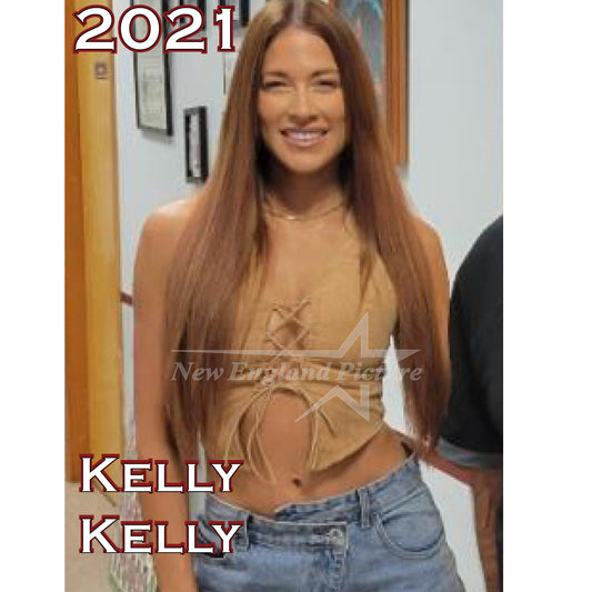 Kelly Kelly Signing