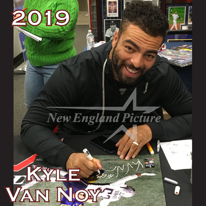 Kyle VanNoy Signing