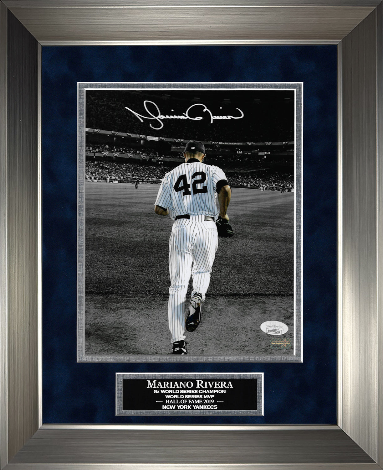 Mariano Rivera Autograph Photo Run On To Field Spotlight 11x14