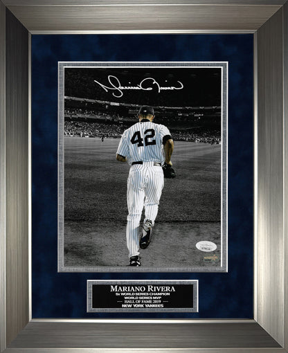 Mariano Rivera Autograph Photo Run On To Field Spotlight 11x14