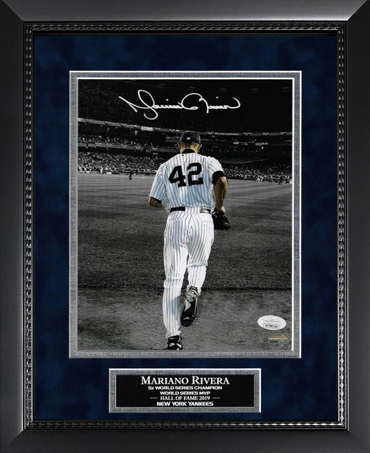 Mariano Rivera Autograph Photo Run On To Field Spotlight 11x14