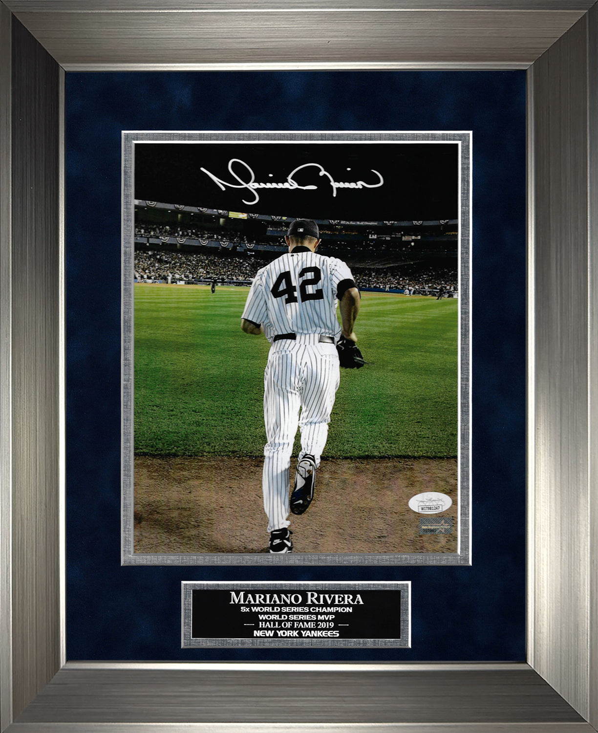 Mariano Rivera Autograph Photo Run On To Field Color 11x14
