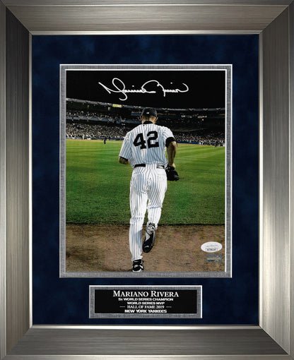 Mariano Rivera Autograph Photo Run On To Field Color 11x14