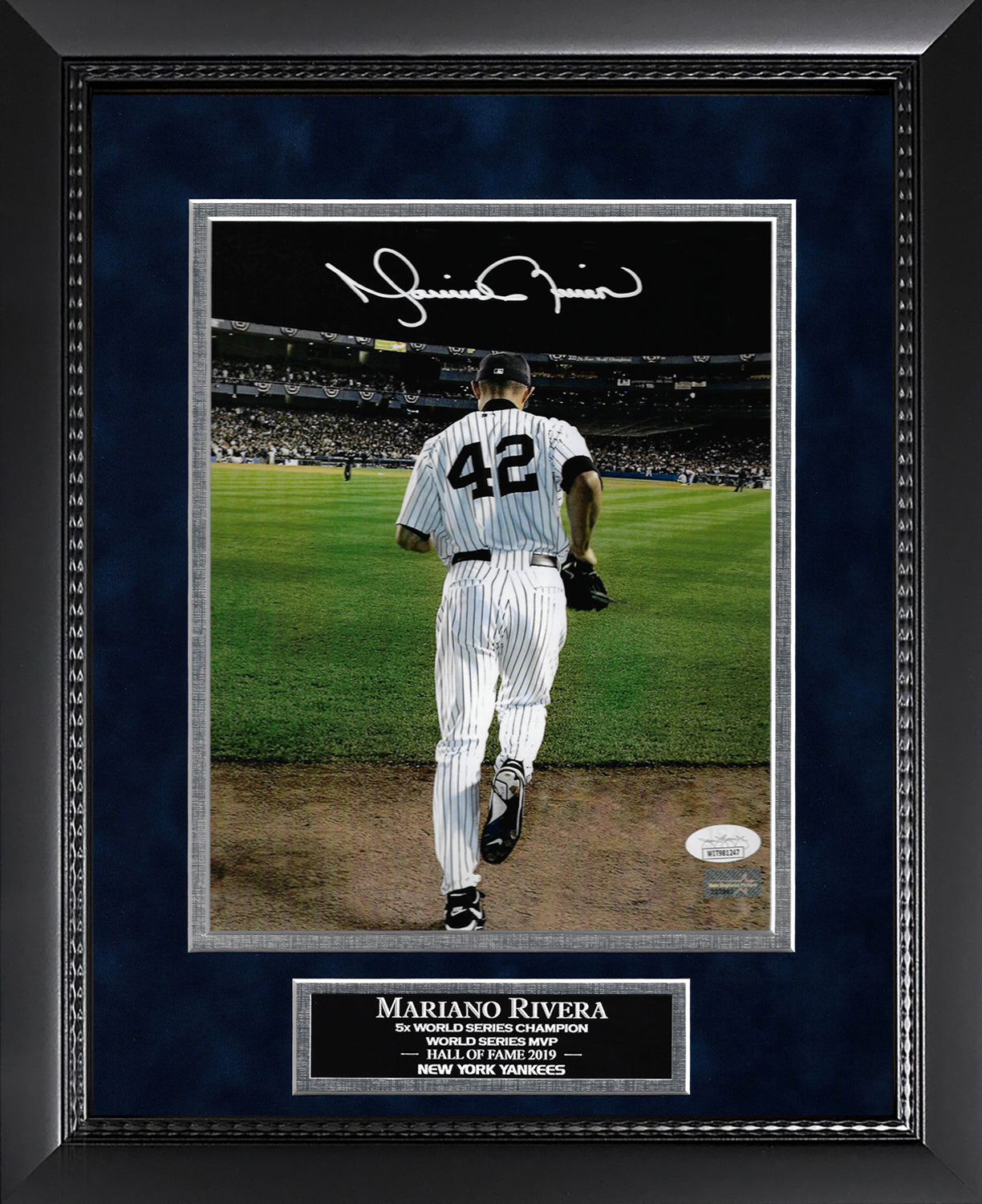 Mariano Rivera Autograph Photo Run On To Field Color 11x14
