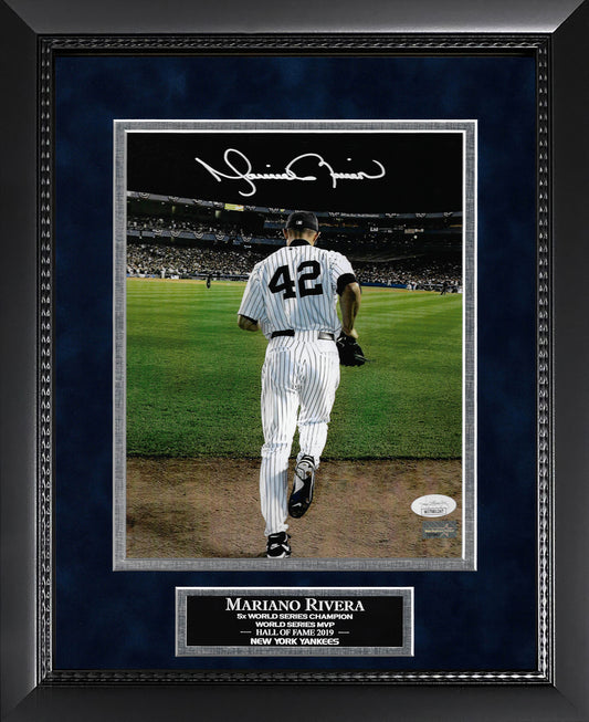 Mariano Rivera Autograph Photo Run On To Field Color 11x14