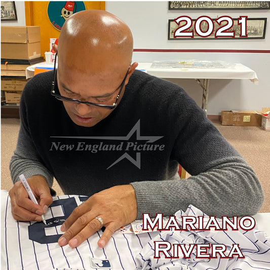 Mariano Rivera Signing