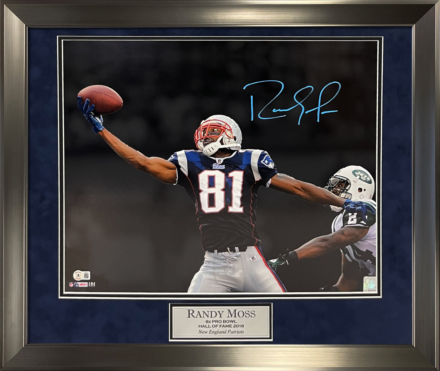 Randy Moss Autograph Photo Catch Spotlight 23x27 Beckett Authentication