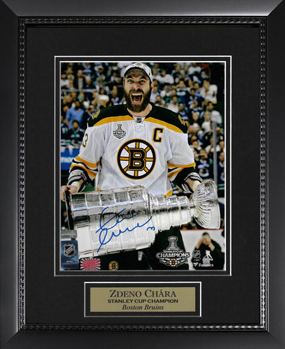Zdeno Chara Autograph Photo Scream With Stanley Cup 11x14