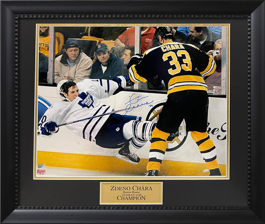 Zdeno Chara Autograph Photo Fight Maple Leafs 23x27 New England Picture Authentication