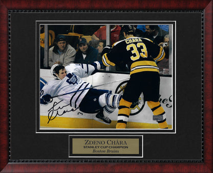 Zdeno Chara Autograph Photo Fight Maple Leafs 11x14