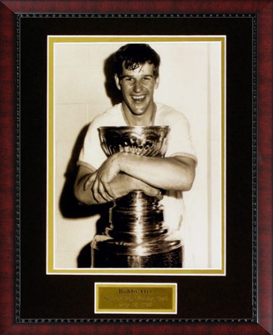 Bobby Orr Photo Stanley Cup 1970 Hugs Trophy 11x14