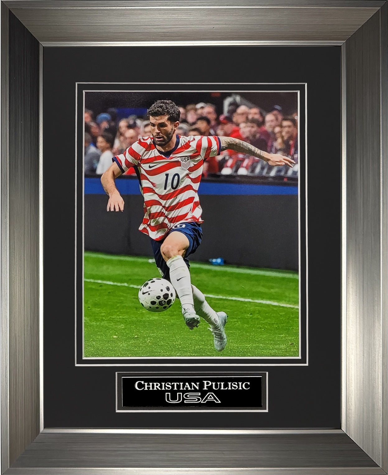 Christian Pulisic Photograph - USA National Team - Framed 13x16
