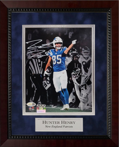 Hunter Henry Autograph 8x10 Photo - Rivalry Uniform Spotlight - New England Patriots - Framed 13x16 - JSA Authentication