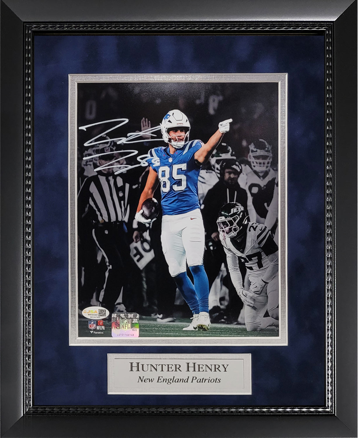 Hunter Henry Autograph 8x10 Photo - Rivalry Uniform Spotlight - New England Patriots - Framed 13x16 - JSA Authentication