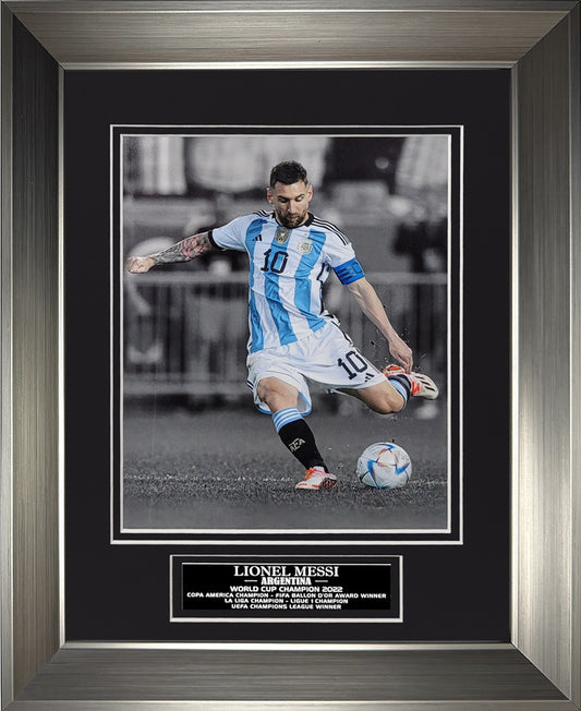 Lionel Messi Photograph - Argentina National Team - Framed 13x16
