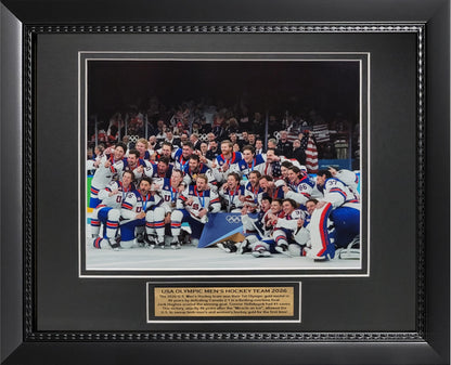 USA Men's Hockey Photograph - Group Victory Pose - Framed 13x16