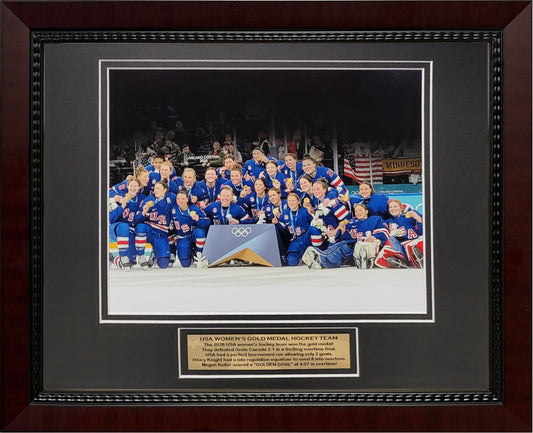 USA Women's Hockey Photograph - Group Victory Pose - Framed 13x16