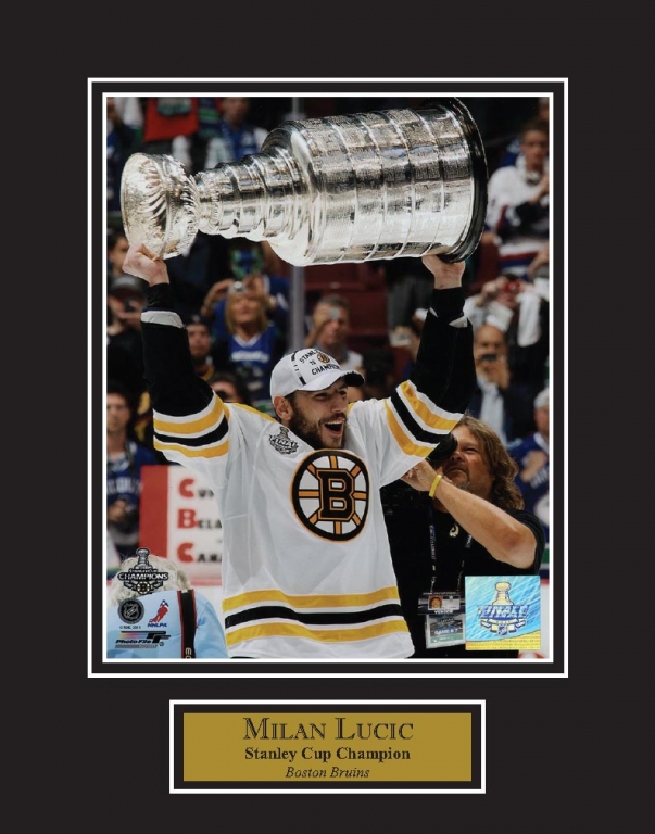 Brad Marchand Autograph Photo Hold Stanley Cup 11x14 - New England Picture