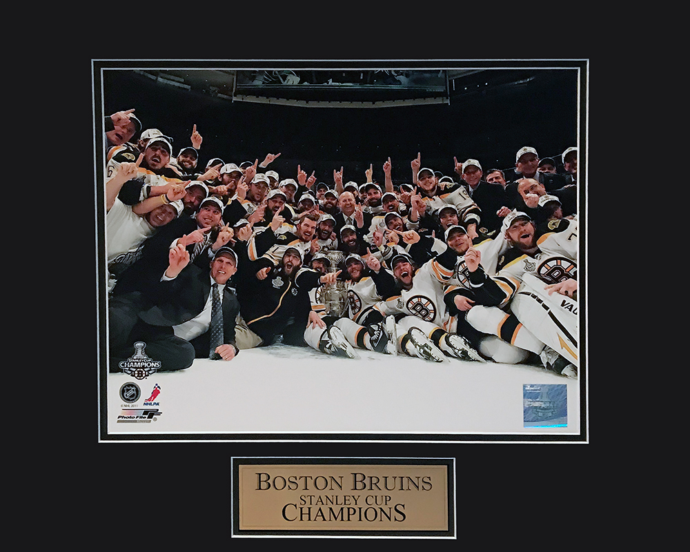 2010–11 Boston Bruins Stanley Cup Champs Team Signed Jersey Framed JSA —  Showpieces Sports