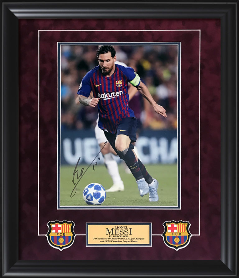 Lionel Messi Autograph Photo Barcelona Dribble 20x24 - New England Picture