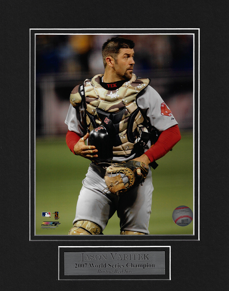 Framed Carlton Fisk Chicago White Sox Autographed 16 x 20 in Catchers Gear Photograph
