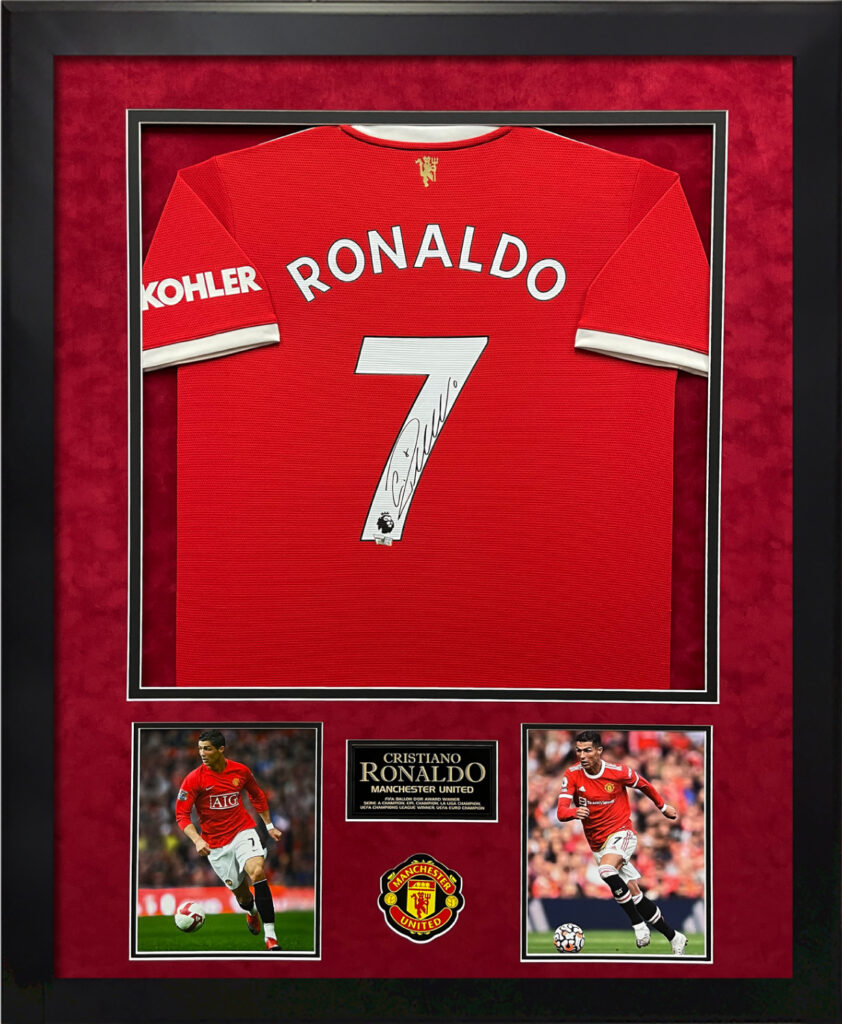 Cristiano Ronaldo Autograph Jersey Manchester United - New England Picture