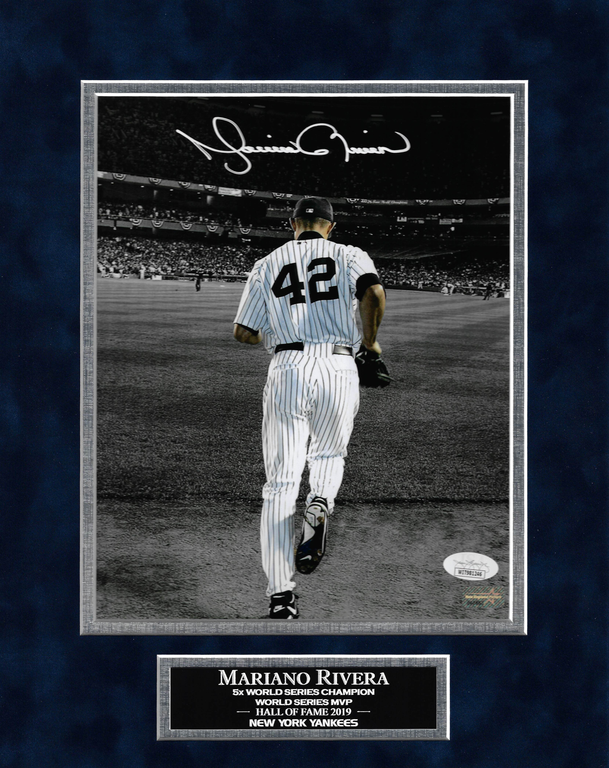 Mariano Rivera Autograph Photo Run On To Field Spotlight 11x14 - New  England Picture